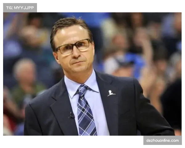 牛仔防守协调员埃伯弗卢斯临场调整 人盯人战术成功限制对手反扑